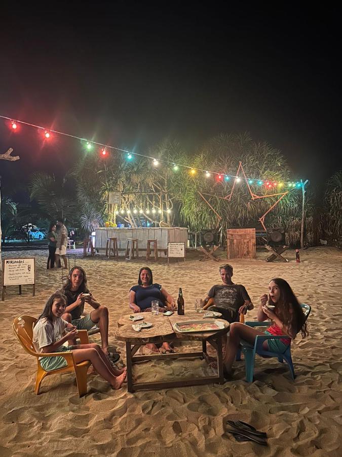 Surfing Beach Nilaveli Trincomalee Kültér fotó